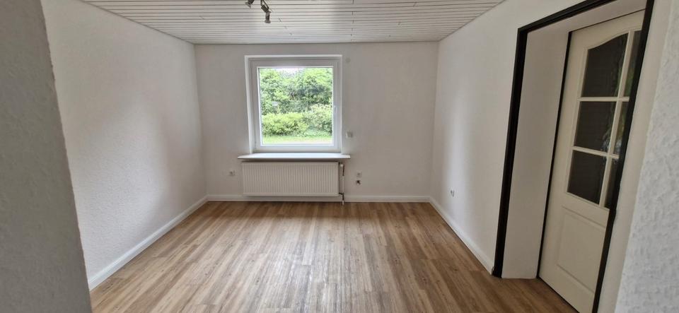 Erdgeschoßwohnung Heide - 3 Zimmer, 100 m&sup2;, 1.020&euro; | Angebot:26624185