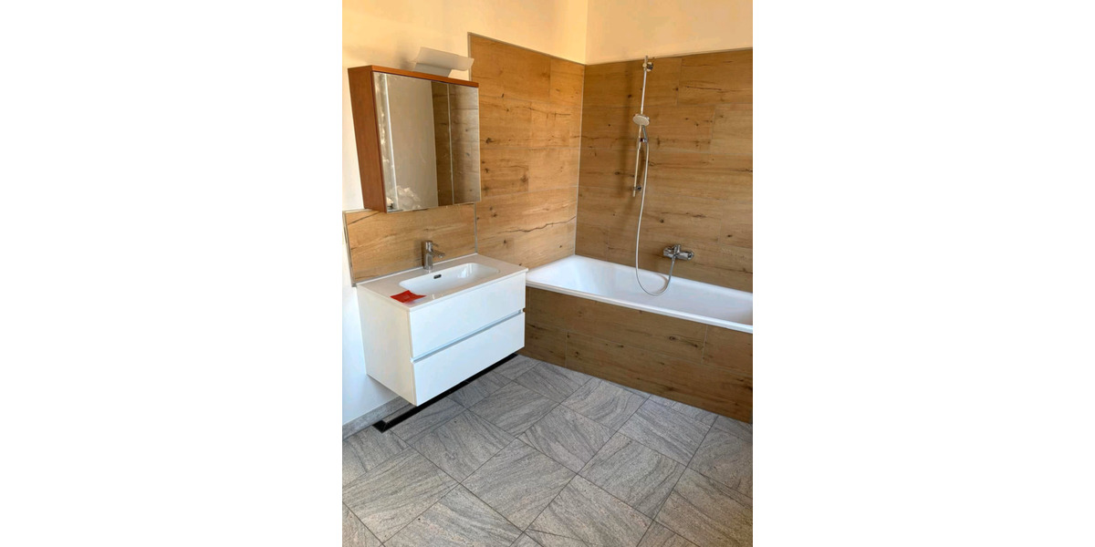 Erdgeschoßwohnung Mellrichstadt - 4 Zimmer, 100 m&sup2;, 800&euro; | Angebot:24624961