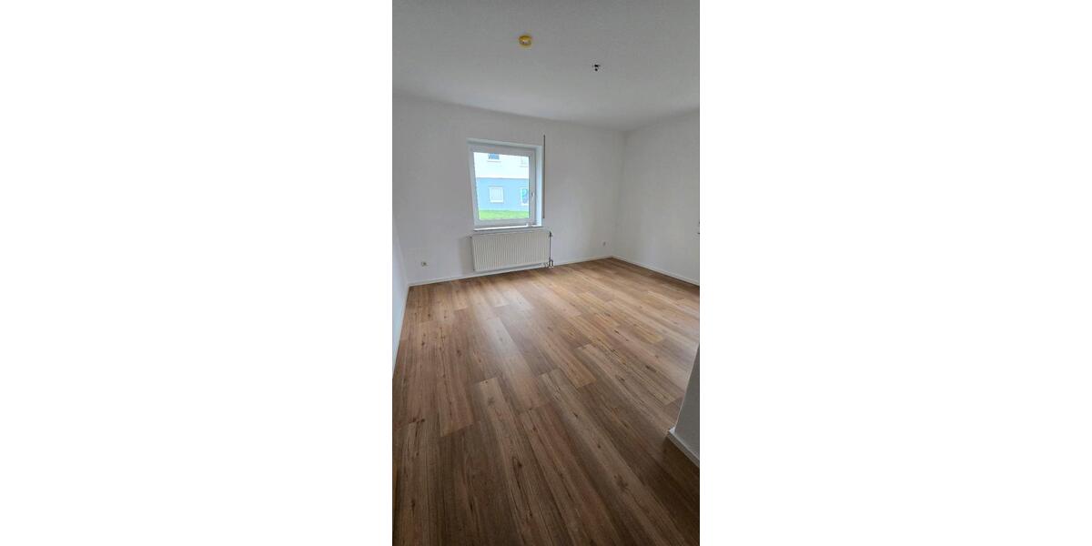Erdgeschoßwohnung Schwalmstadt - 4 Zimmer, 95 m&sup2;, 750&euro; | Angebot:24362229