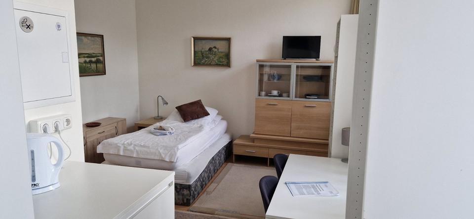 Stolberg- Aachen: Möbilierte Studio Apts ca 24 qm, löffelfertig zimmer