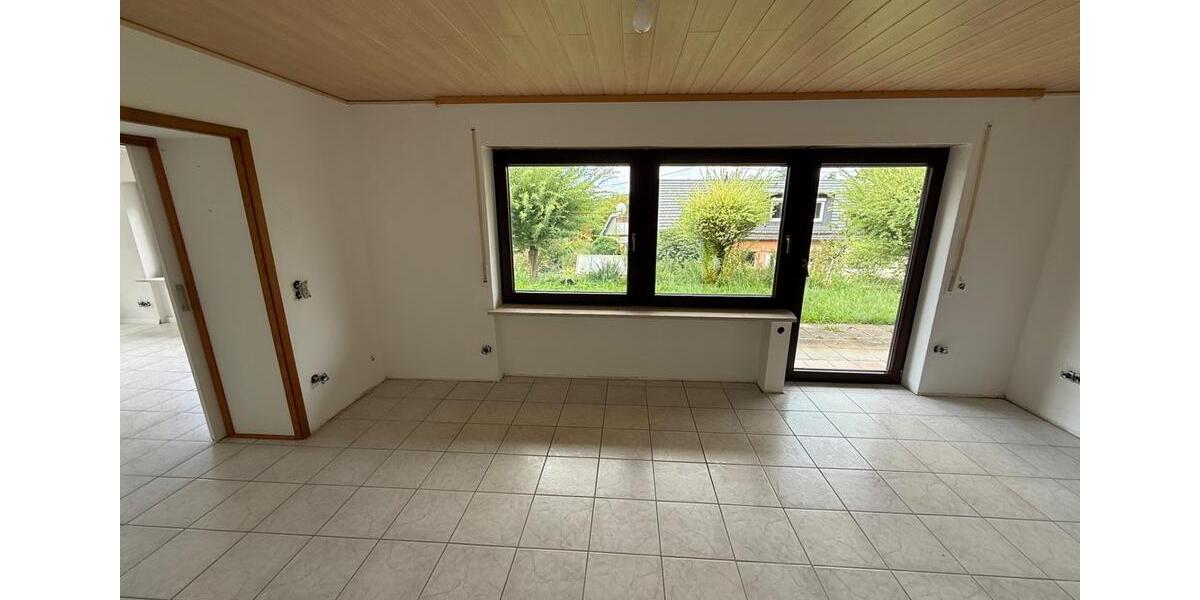 Frischrenovierte 3-Zimmer Wohnung mit großzügigem Garten 3 zimmer