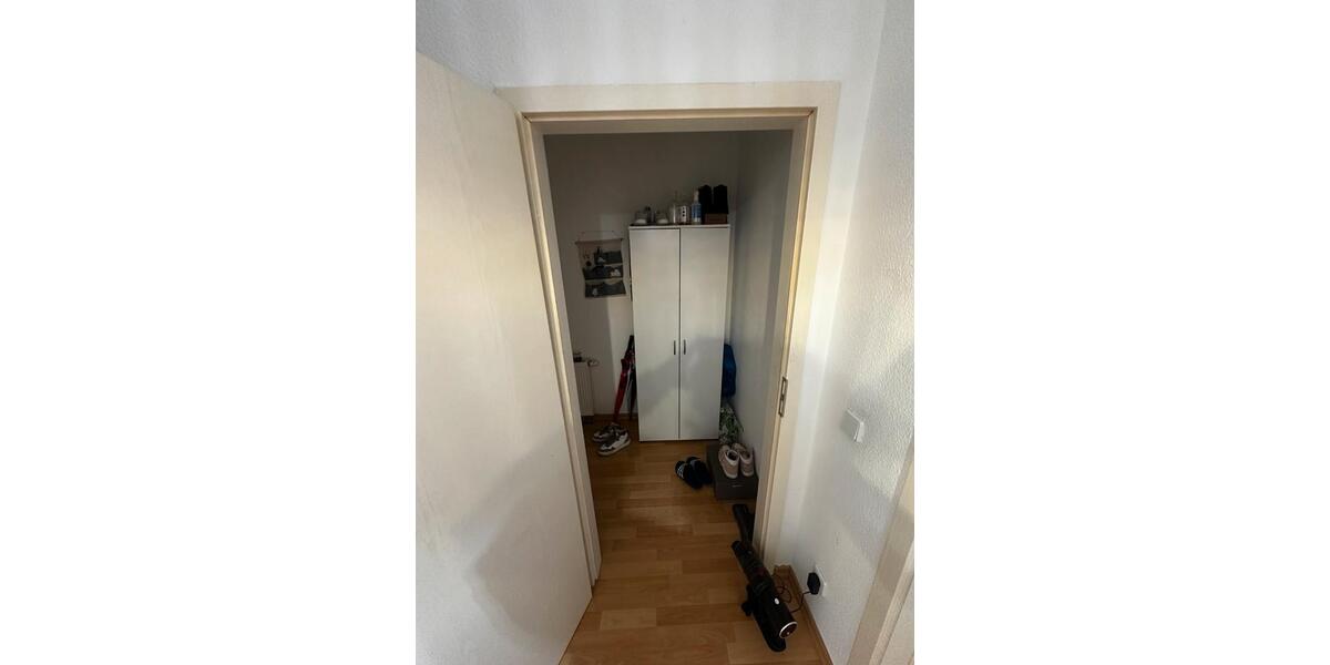 Erdgeschoßwohnung Zwickau - 2 Zimmer, 67 m&sup2;, 435&euro; | Angebot:26021815