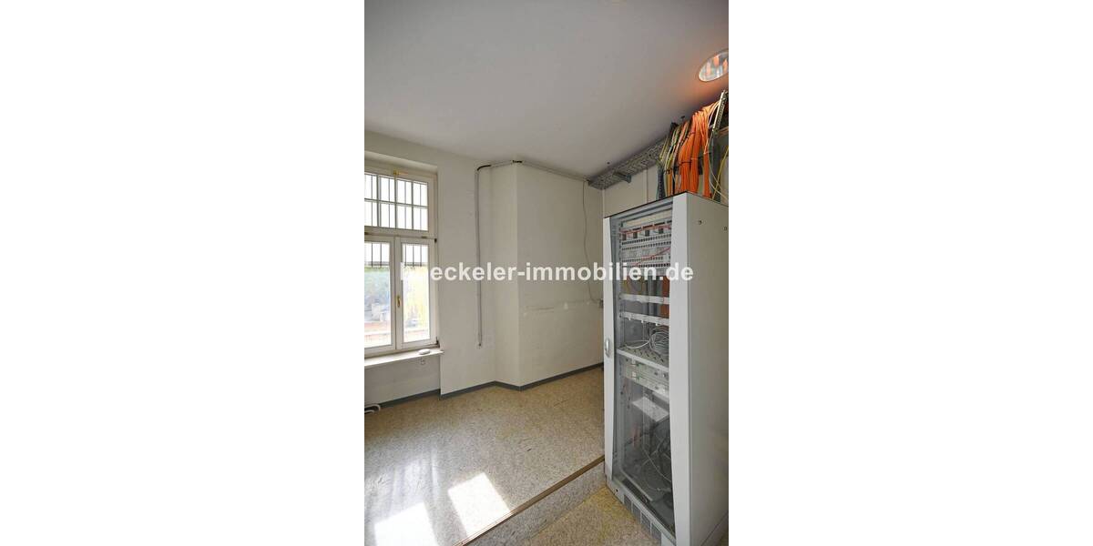 Gewerbeobjekt Weißenfels Markwerben - 8 Zimmer, 325 m&sup2;, 1.950&euro; | Angebot:26230404