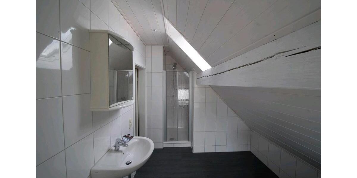 Dachgeschoßwohnung Ramstein-Miesenbach Miesenbach - 2 Zimmer, 69 m&sup2;, 677&euro; | Angebot:26037772