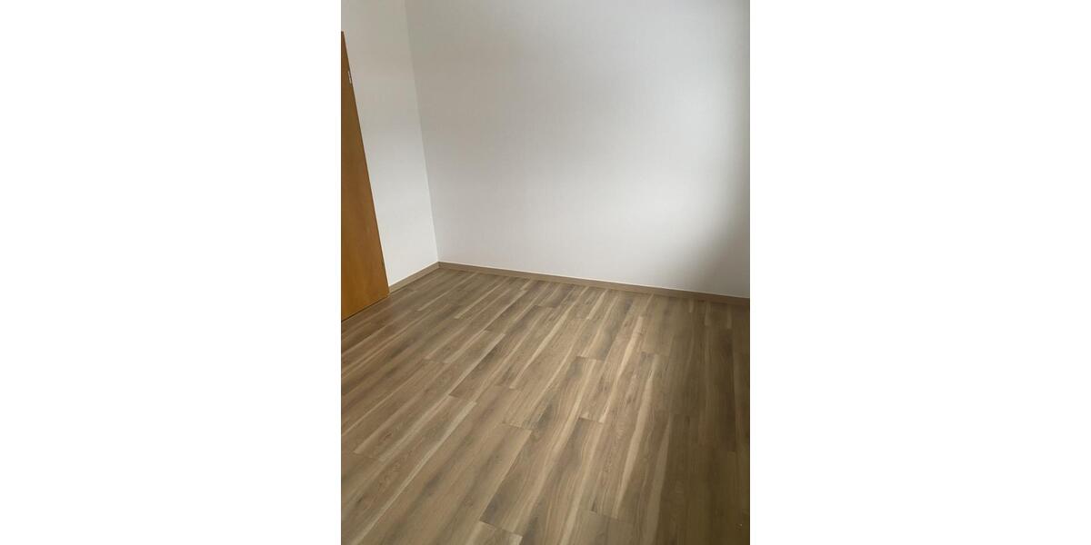 Dachgeschoßwohnung Marktredwitz - 3 Zimmer, 85 m&sup2;, 700&euro; | Angebot:24486577