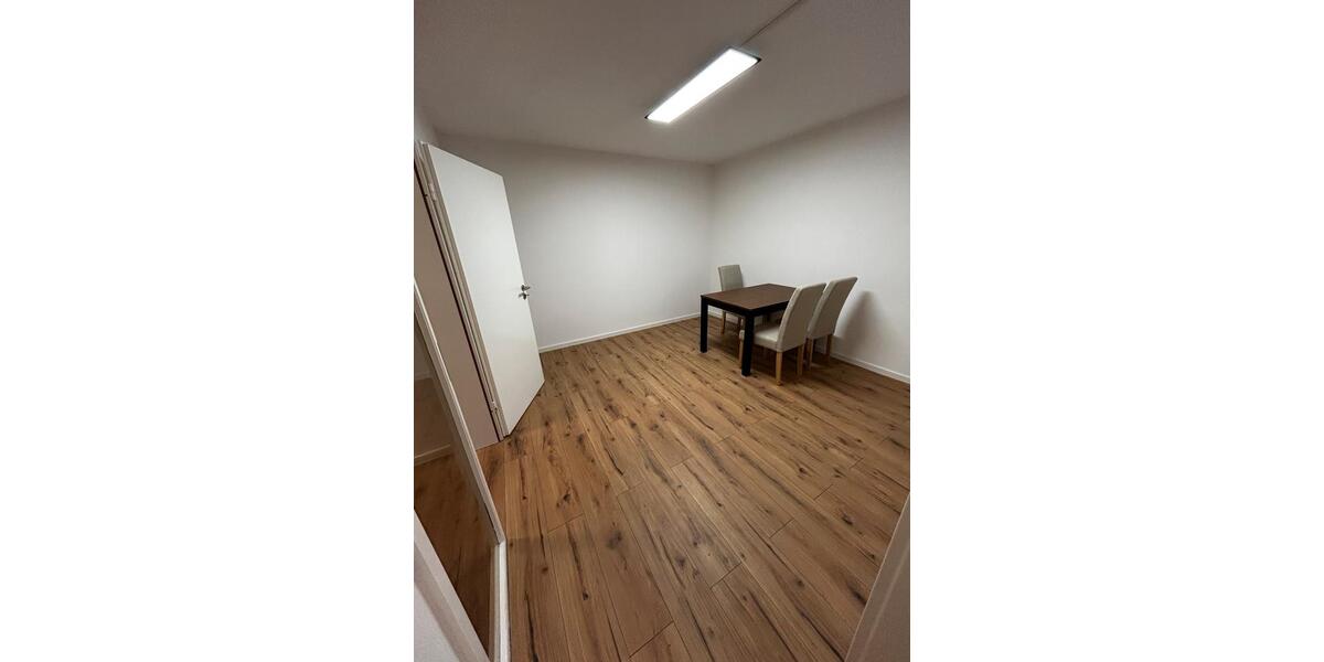 Neugründung WG Zimmer in 3er WG - neu renoviert - vollmöbeliert 4 zimmer