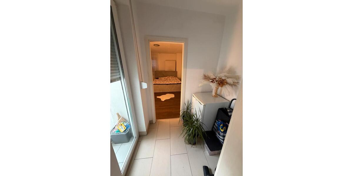 Etagenwohnung Ludwigshafen am Rhein - 3 Zimmer, 95 m&sup2;, 1.300&euro; | Angebot:26562644