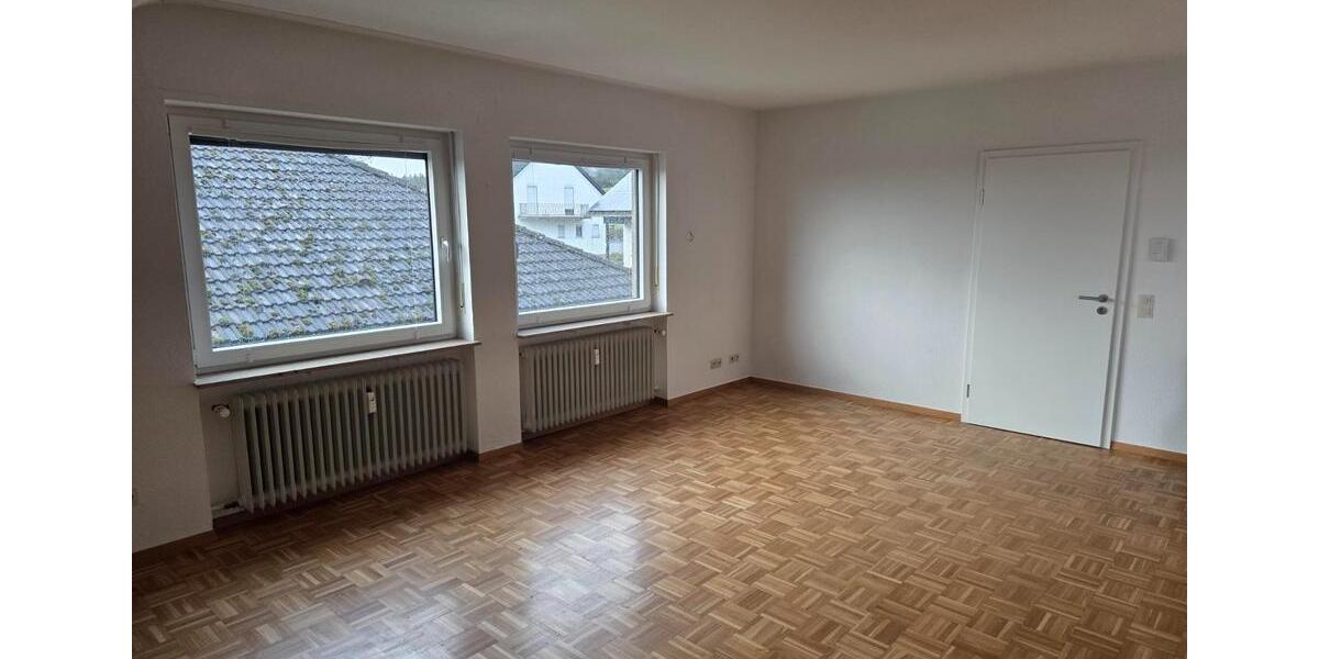 Dachgeschoßwohnung Mettlach - 3.5 Zimmer, 122 m&sup2;, 950&euro; | Angebot:24940943