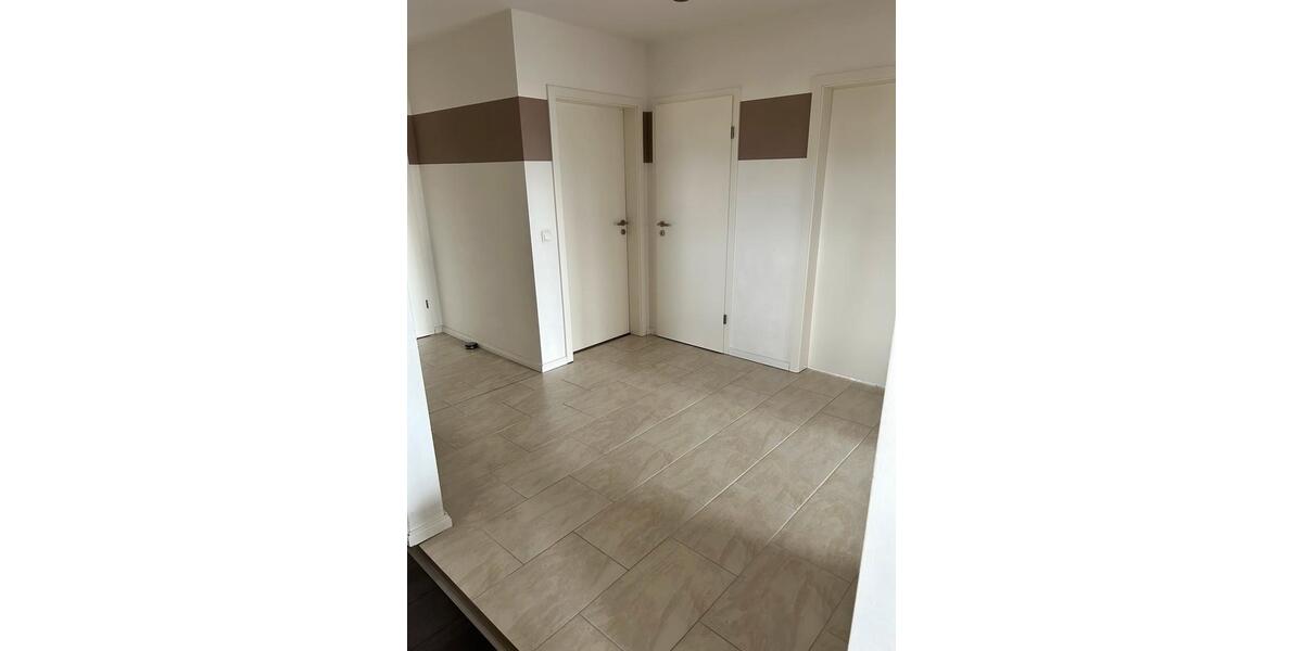 Etagenwohnung Adendorf - 3.5 Zimmer, 110 m&sup2;, 1.650&euro; | Angebot:25963602