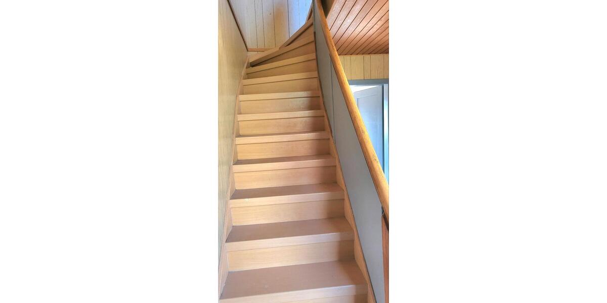 Einfamilienhaus Hillerse - 8 Zimmer, 220 m&sup2;, 1.400&euro; | Angebot:26523117