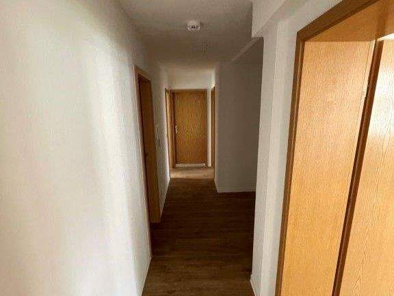 Etagenwohnung Oschersleben Oschersleben - 3 Zimmer, 76 m&sup2;, 482&euro; | Angebot:25899806