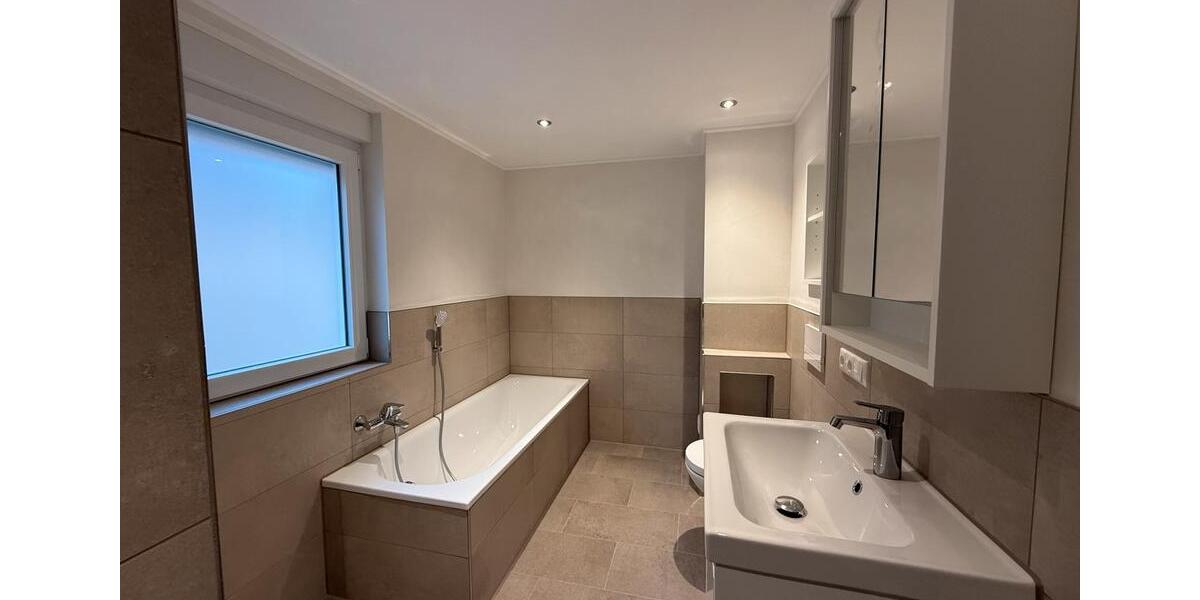 Kernsaniertes Einfamilienhaus zur Miete in Großen-Buseck 4.5 zimmer