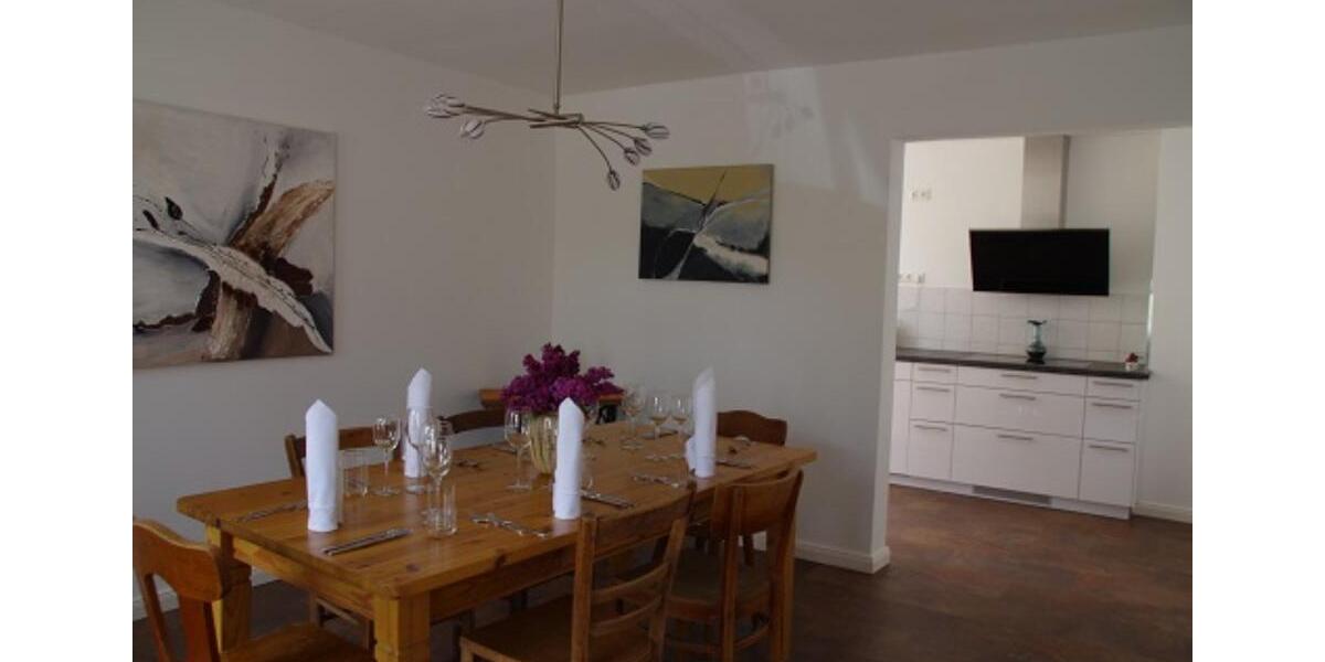 Einfamilienhaus Oberscheinfeld - 7 Zimmer, 160 m&sup2;, 1.200&euro; | Angebot:24803864