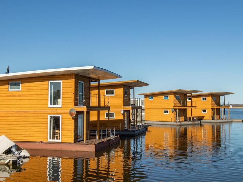 Hausboote Floating Houses Kröslin • 4-6 Personen | 159748