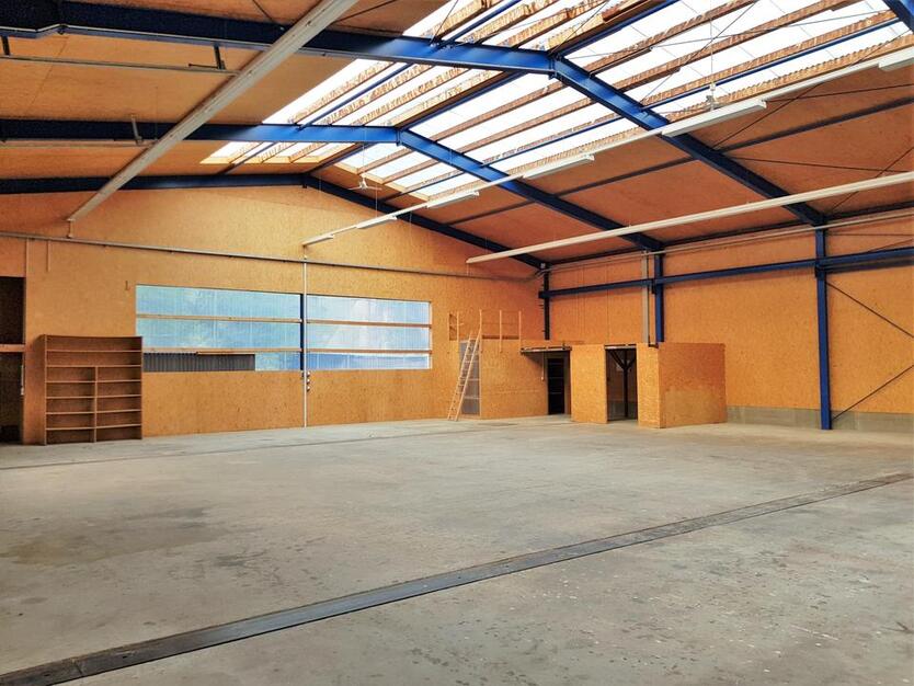 Große Produktionshalle zur Vermietung in Melle-Gesmold