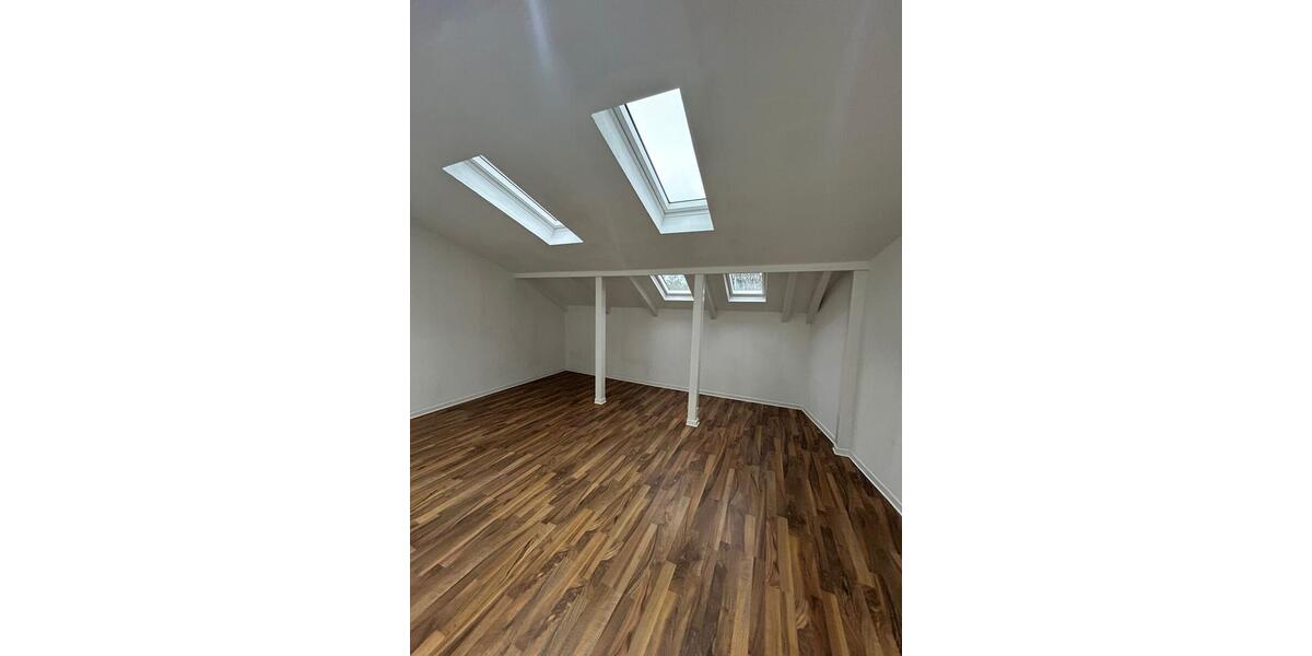 Dachgeschoßwohnung Friedrichsthal - 1 Zimmer, 80 m&sup2;, 600&euro; | Angebot:24610826