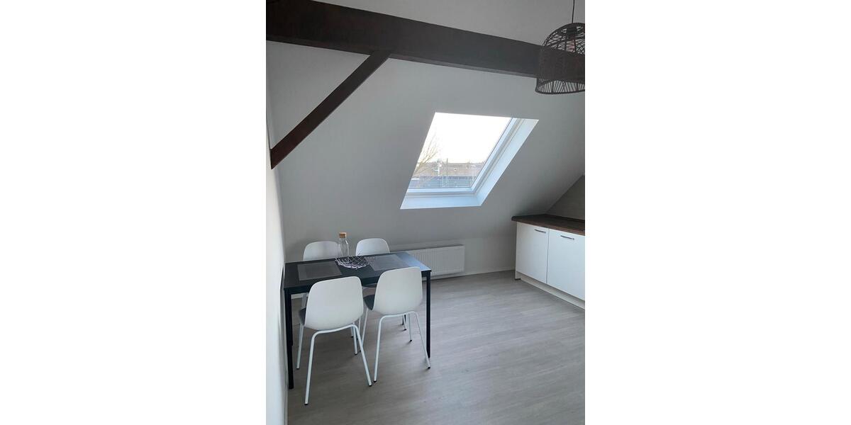 Dachgeschoßwohnung Aachen Aachen-Mitte - 4 Zimmer, 75 m&sup2;, 990&euro; | Angebot:26492799