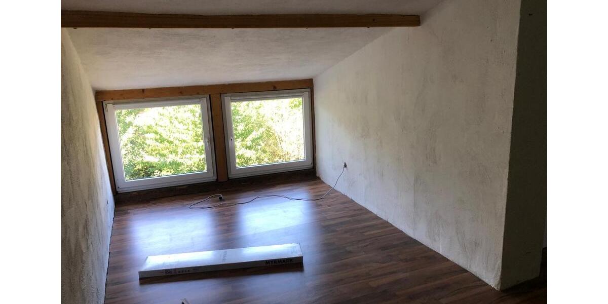 Dachgeschoßwohnung Kaisersesch - 1.5 Zimmer, 100 m&sup2;, 700&euro; | Angebot:26023353