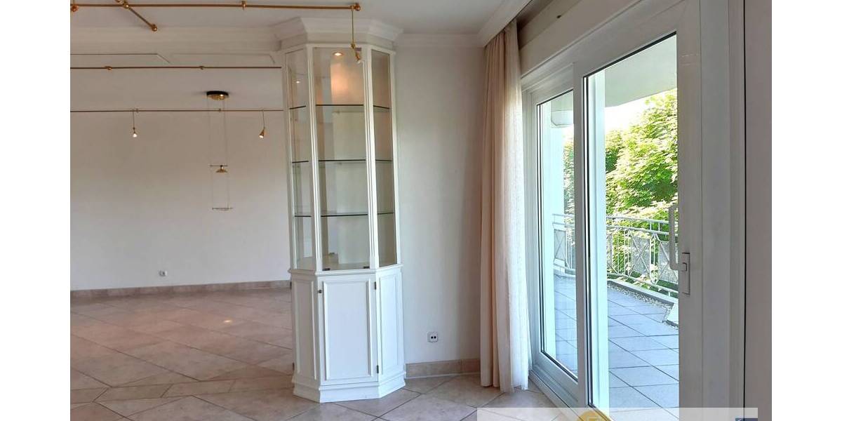 Etagenwohnung Wiesbaden Südost - 4 Zimmer, 152 m&sup2;, 1.900&euro; | Angebot:26170806