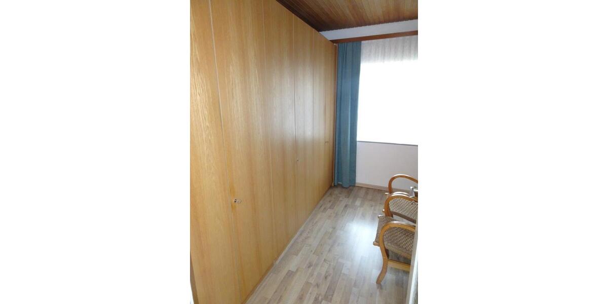 Mehrfamilienhaus, Wohnhaus Dingolfing - 12 Zimmer, 260 m&sup2;, 1.500&euro; | Angebot:24877228