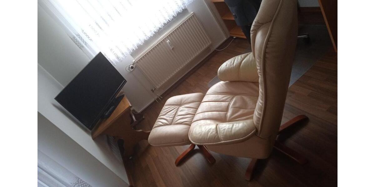 Möblierte 2-Zi. Wohnung mit Balkon und Pkw-Stellplatz 2 zimmer