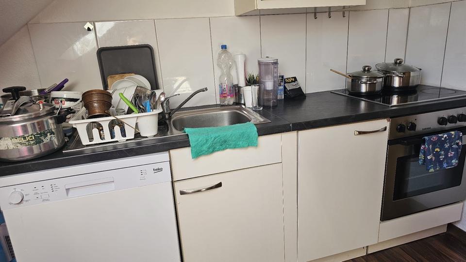 Etagenwohnung Krefeld Dießem - 5 Zimmer, 60 m&sup2;, 360&euro; | Angebot:26034995