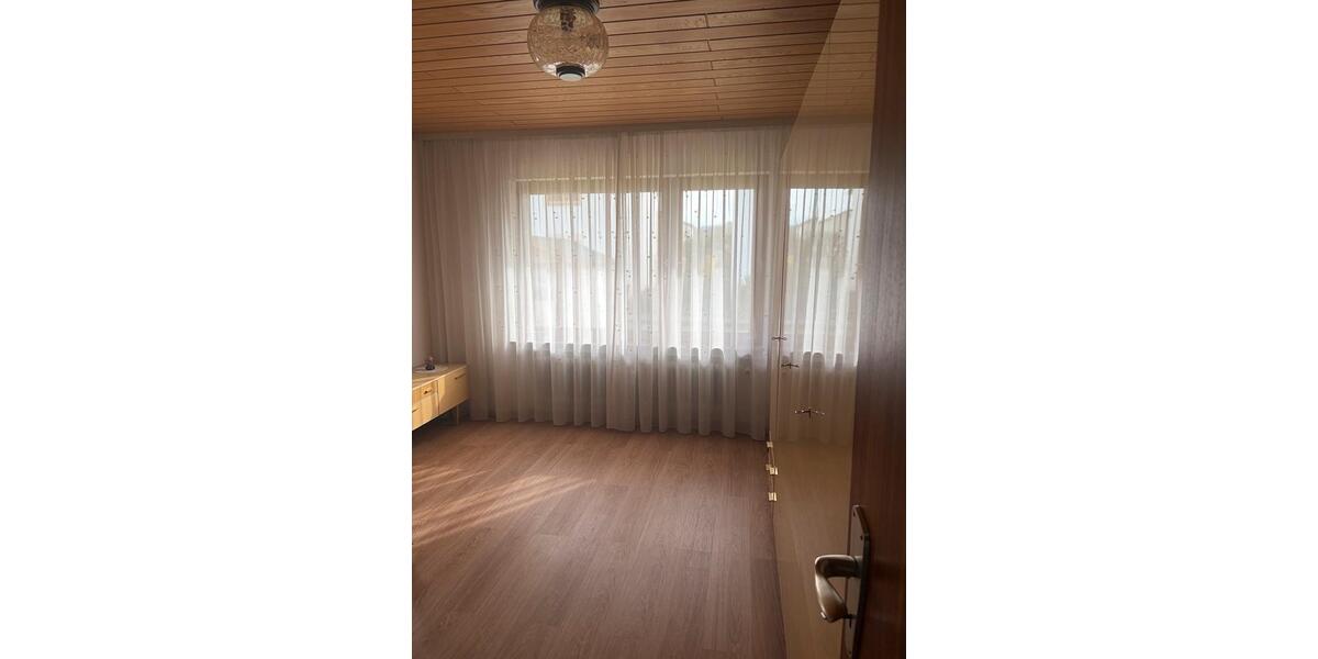Erdgeschoßwohnung Süßen - 3 Zimmer, 85 m&sup2;, 990&euro; | Angebot:26038450