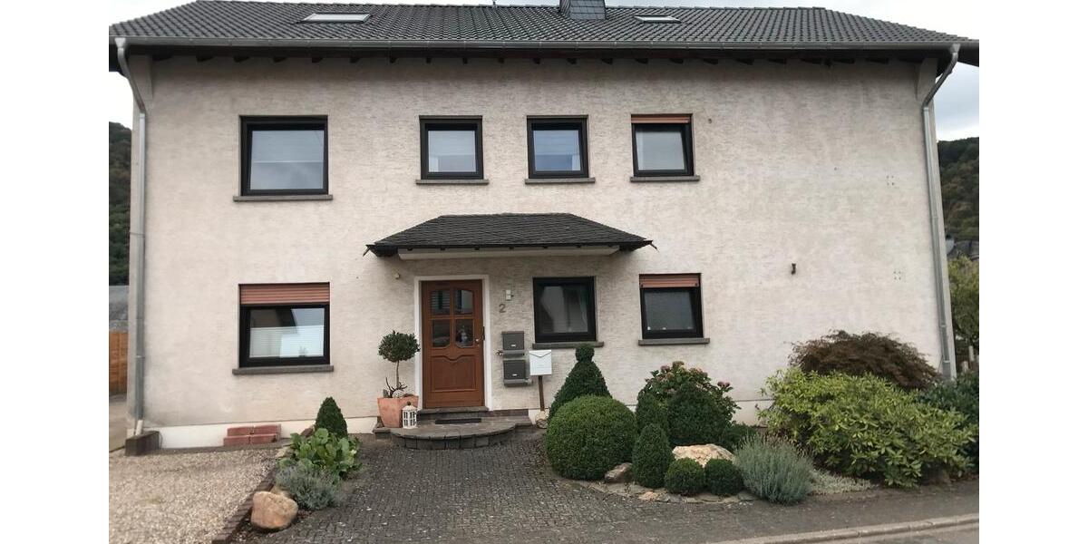 Etagenwohnung Osann-Monzel Monzel - 7 Zimmer, 180 m&sup2;, 1.350&euro; | Angebot:25973237