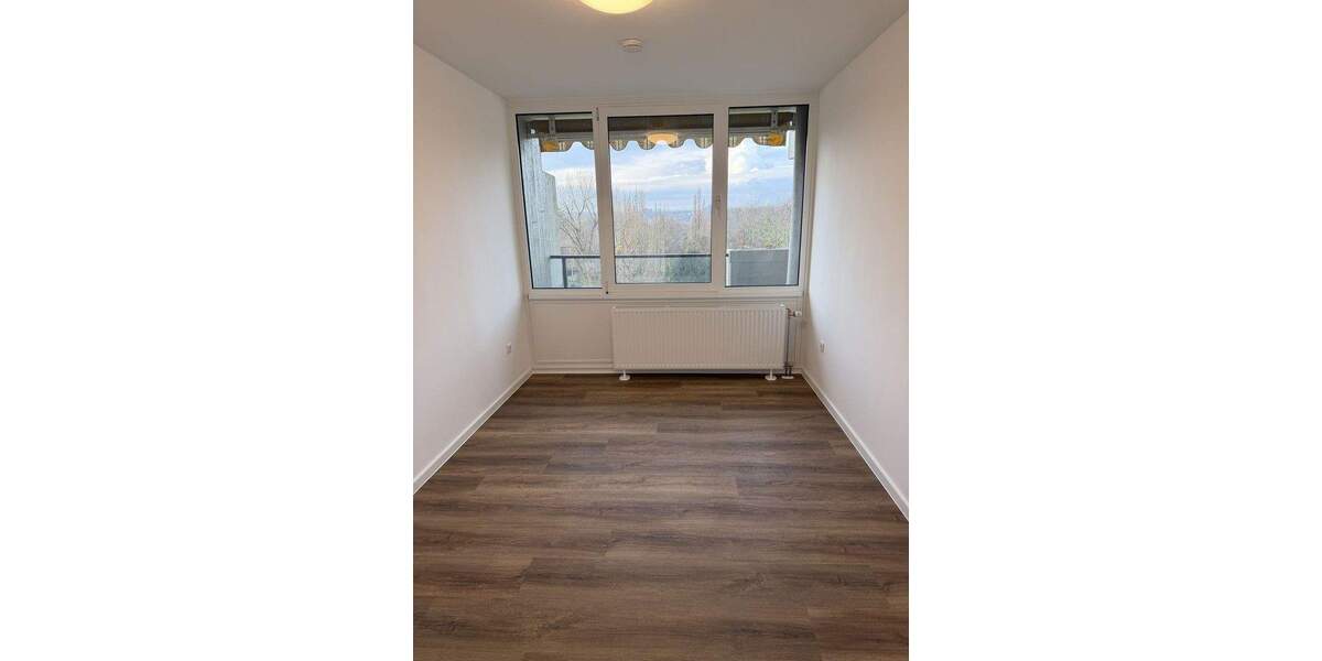 Etagenwohnung Köln Westhoven - 3 Zimmer, 96 m&sup2;, 1.400&euro; | Angebot:25154092