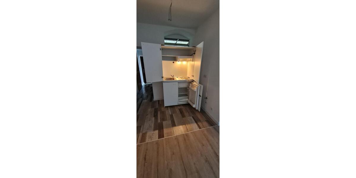 Studio zur Miete, Energieeffizienz B, Küche mit Spüle, Kühlschrank und Herd, stufenloser Zugang, Sicherheitstür, separater Eingang 1 zimmer