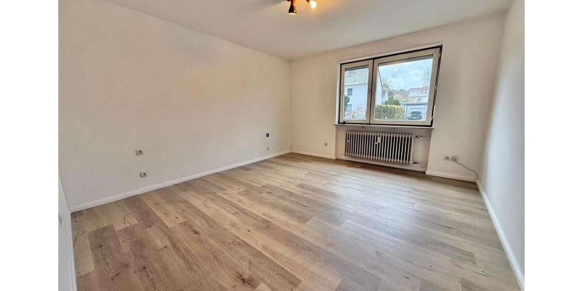 Erdgeschoßwohnung Homburg - 5 Zimmer, 140 m&sup2;, 1.650&euro; | Angebot:25648444