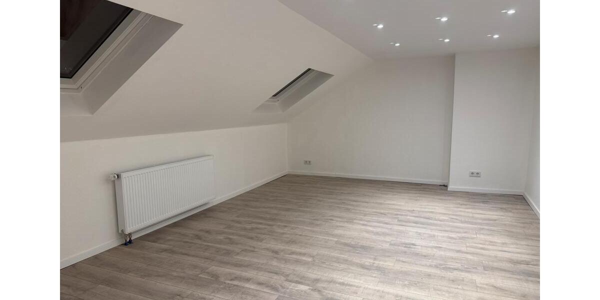 Lichtdurchflutet, Kernsaniert, Bezugsfertig 90qm 4,5 Zi Wohnung 4 zimmer