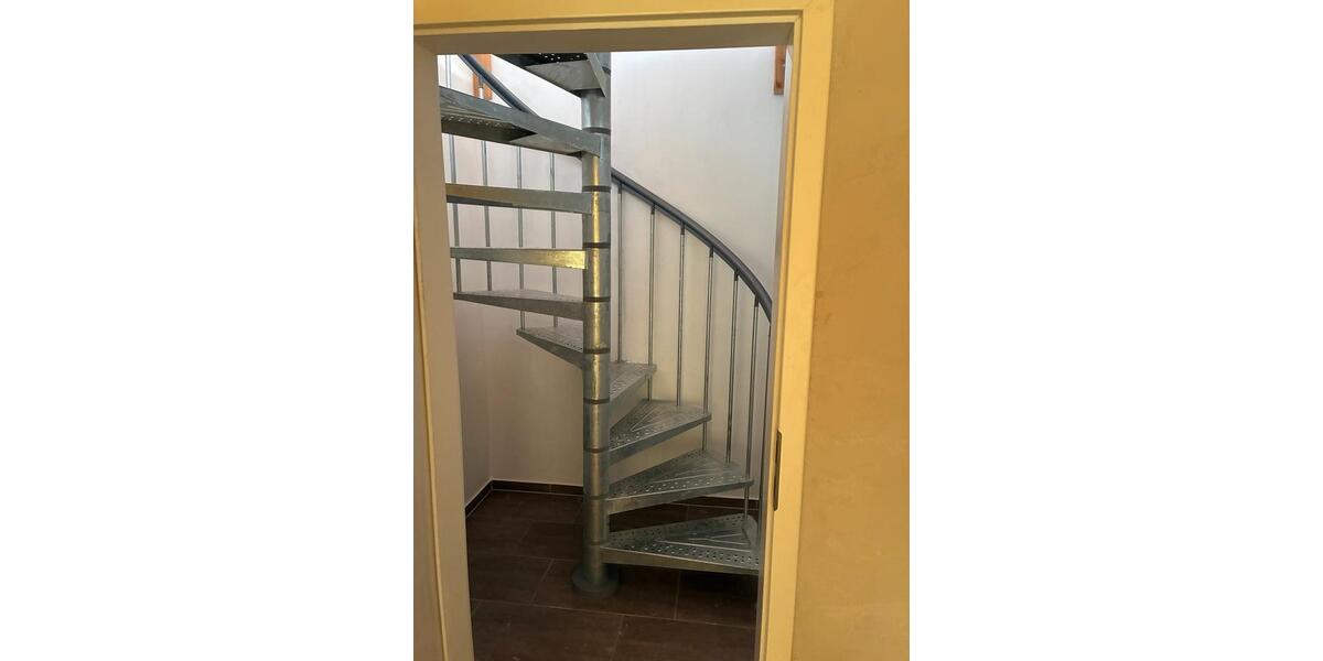 Dachgeschoßwohnung Trier West-Pallien - 1 Zimmer, 120 m&sup2;, 1.200&euro; | Angebot:24442350