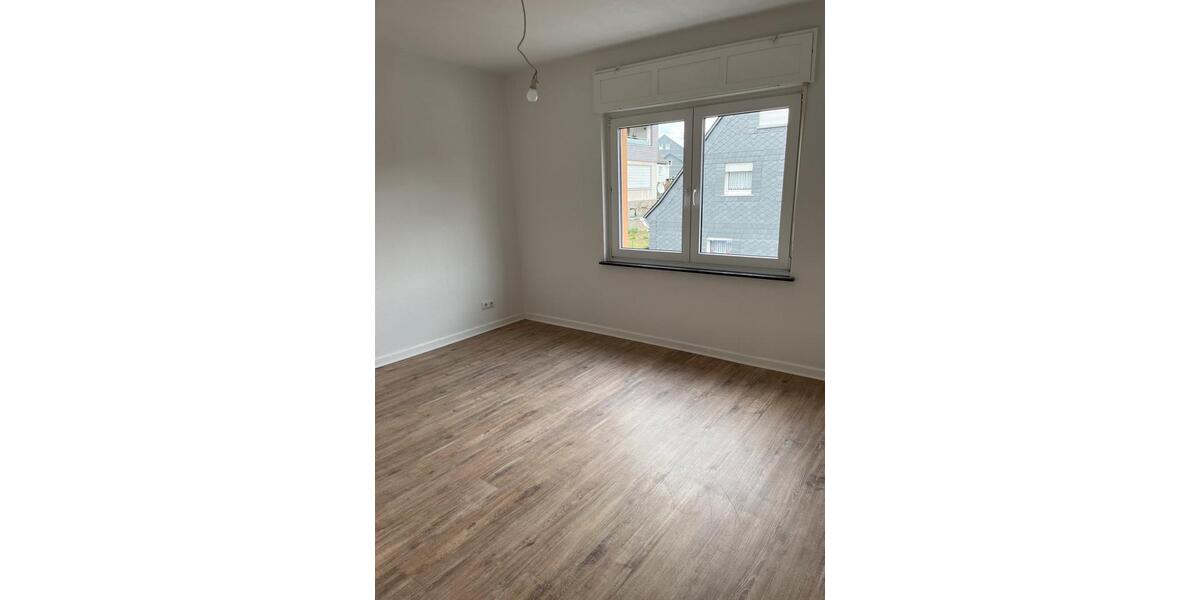 Erdgeschoßwohnung Kreuztal - 3 Zimmer, 70 m&sup2;, 630&euro; | Angebot:26689272