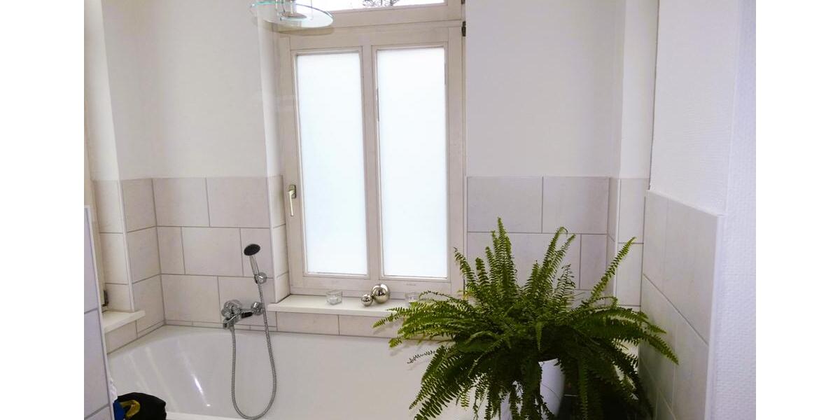 Großzügige Wohnung mit Aufzug und Charme 4 zimmer