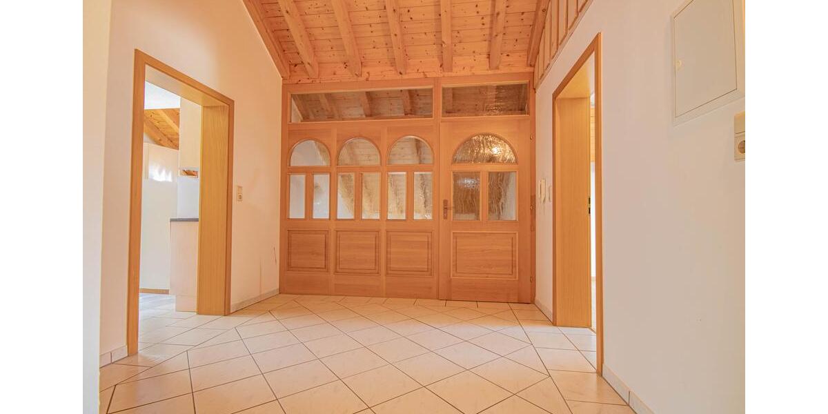 Dachgeschoßwohnung Waldshut-Tiengen Tiengen - 4.5 Zimmer, 110 m&sup2;, 750&euro; | Angebot:26630278