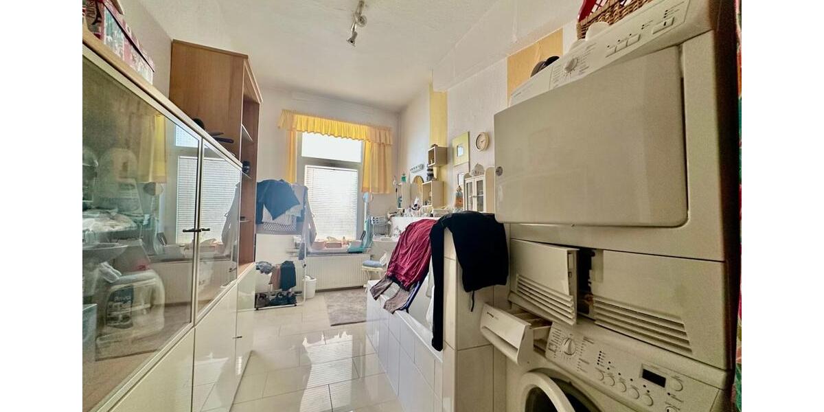 Erdgeschoßwohnung Hameln - 3 Zimmer, 110 m&sup2;, 880&euro; | Angebot:22712010