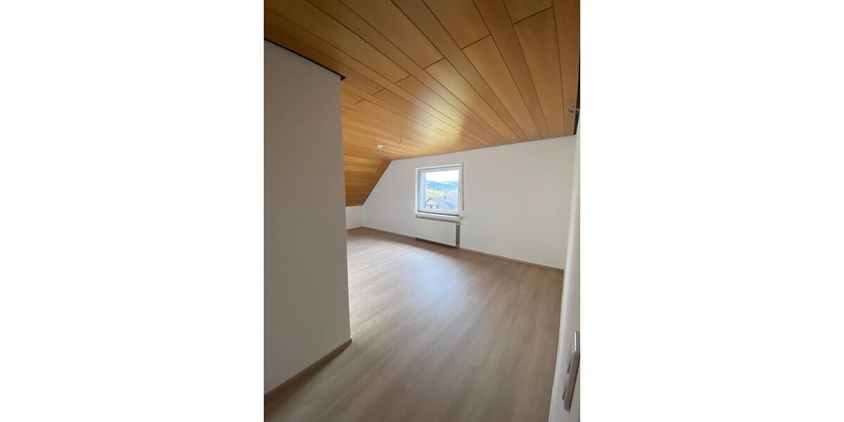 Etagenwohnung Winterberg - 4 Zimmer, 102 m&sup2;, 790&euro; | Angebot:23717286