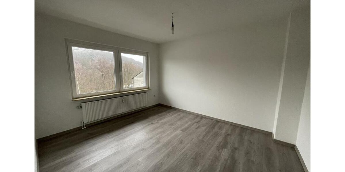 Dachgeschoßwohnung Lüdenscheid - 3 Zimmer, 70 m&sup2;, 600&euro; | Angebot:25044436