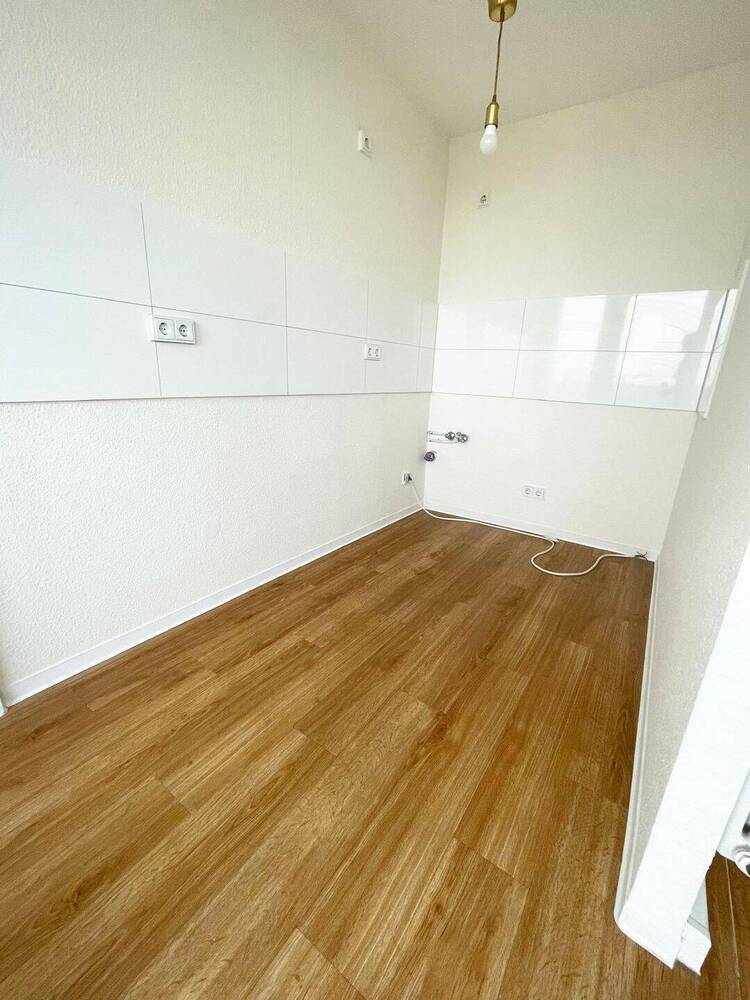 Herrliche Aussichten!! 1-Zimmer-Apartment + Balkon, modernes Duschbad, separierte Küche + Aufzug