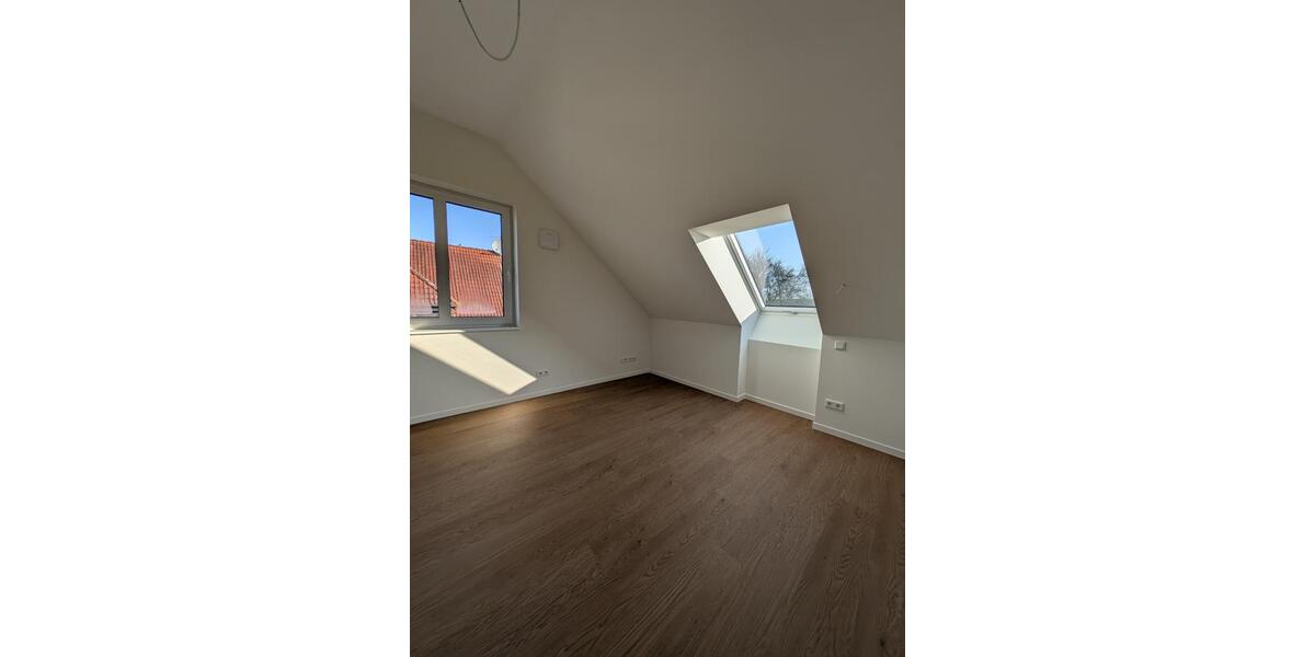 Dachgeschoßwohnung Güstrow - 4 Zimmer, 122 m&sup2;, 1.652&euro; | Angebot:25214616