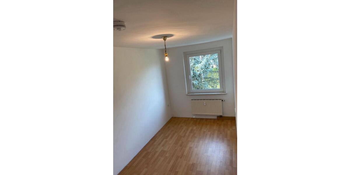 Etagenwohnung Crimmitschau - 3 Zimmer, 55 m&sup2;, 350&euro; | Angebot:26228098
