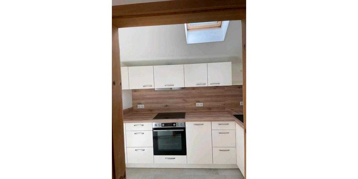 Dachgeschoßwohnung Landau an der Isar - 2.5 Zimmer, 100 m&sup2;, 720&euro; | Angebot:26521905