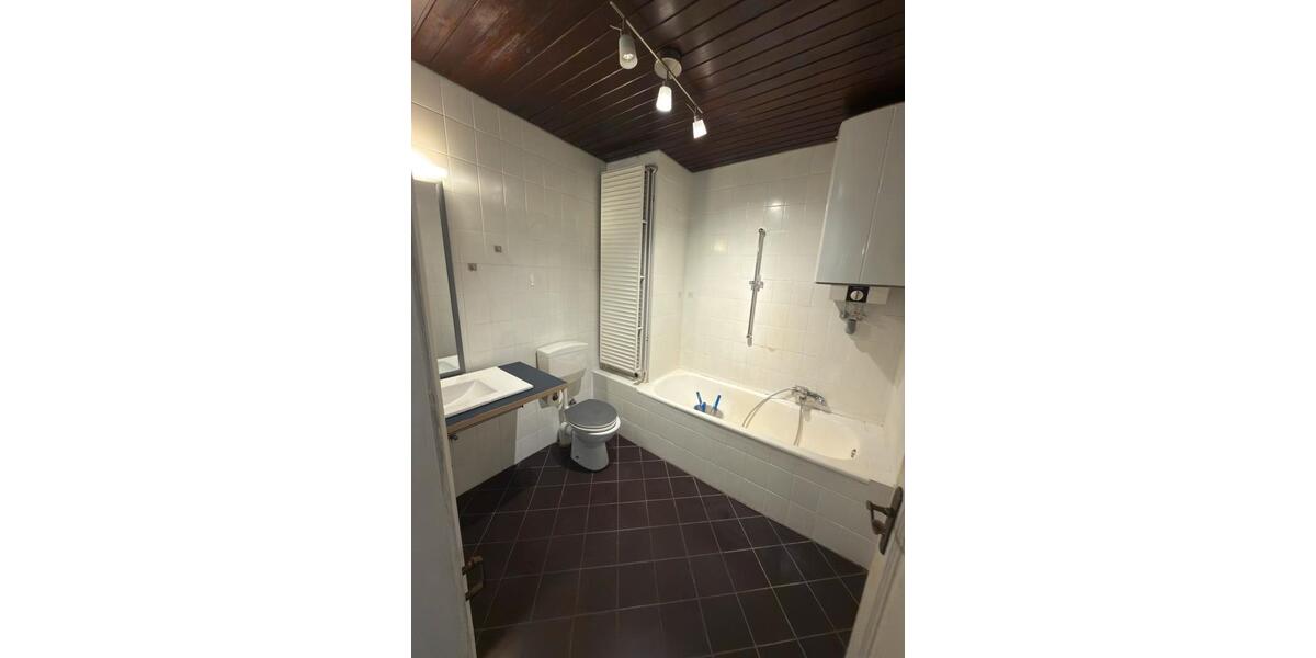 Etagenwohnung Weinheim - 3 Zimmer, 75 m&sup2;, 830&euro; | Angebot:24876879