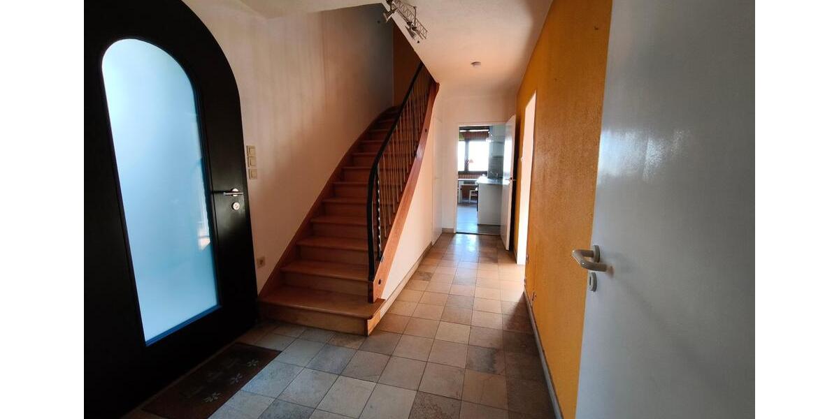 Doppelhaushälfte Ostfildern - 5.5 Zimmer, 135 m&sup2;, 1.800&euro; | Angebot:25643750