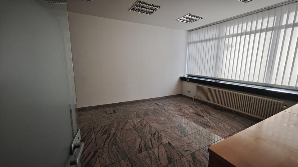 Gewerbeobjekt Schiffweiler - 2.200&euro; | Angebot:23577417