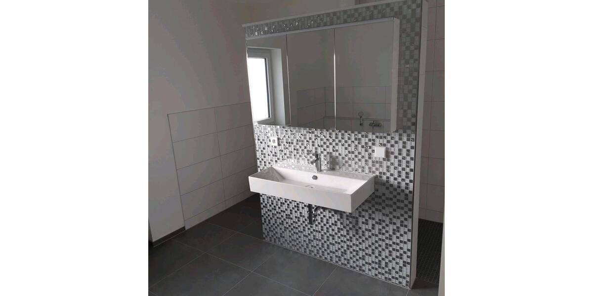 Etagenwohnung Lampertheim - 4 Zimmer, 160 m&sup2;, 1.600&euro; | Angebot:26425611