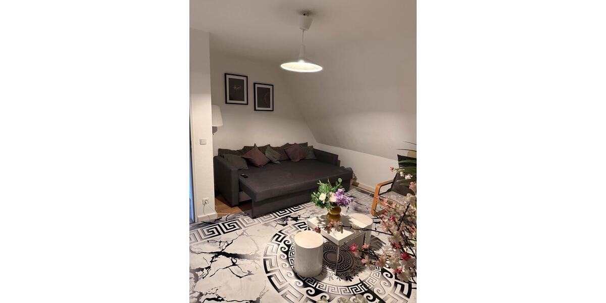 Dachgeschoßwohnung Hamburg Langenhorn - 2.5 Zimmer, 60 m&sup2;, 1.100&euro; | Angebot:26646722