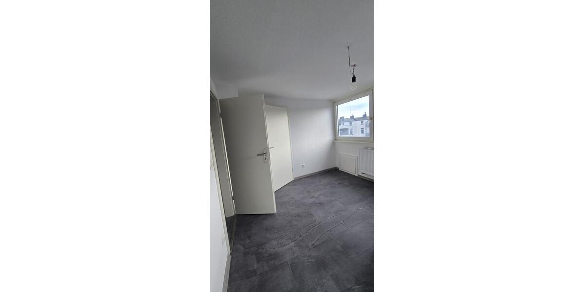 Dachgeschoßwohnung Wilhelmshaven Heppens - 5 Zimmer, 100 m&sup2;, 700&euro; | Angebot:25791708