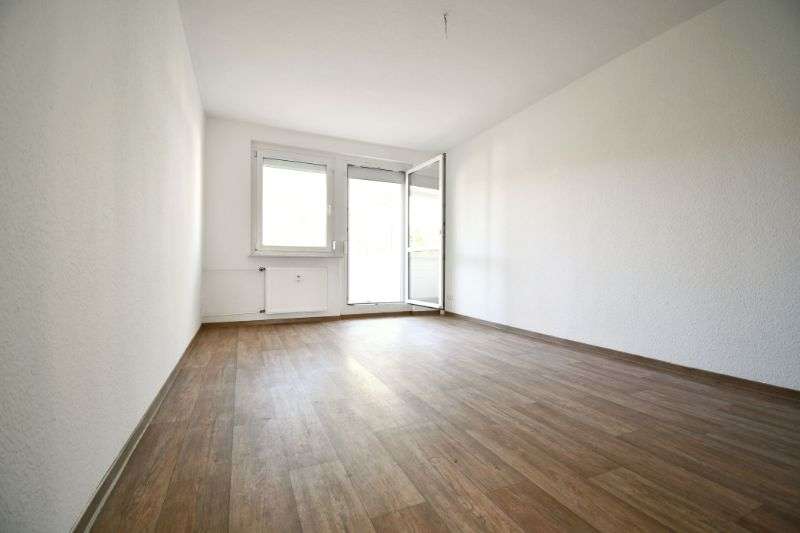 Etagenwohnung Riesa Neuweida - 4 Zimmer, 74 m&sup2;, 490&euro; | Angebot:27449686